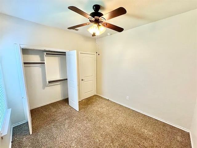Building Photo - 3020 Tamarack Ln