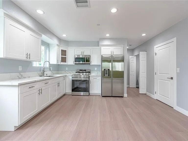 kitchen - OSTEL: Shared Space - By the Bed