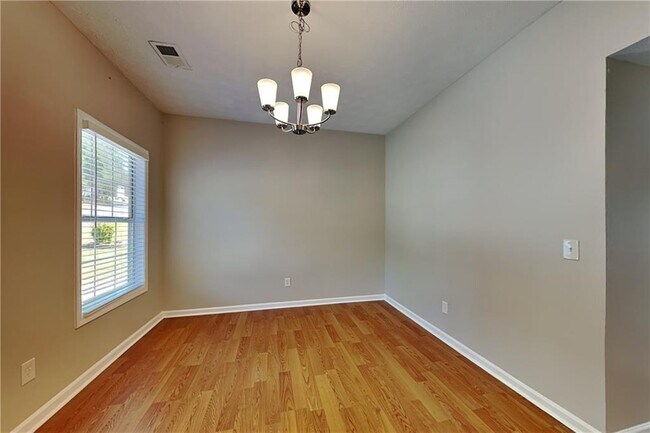 Building Photo - 2020 Hunters Trail Dr