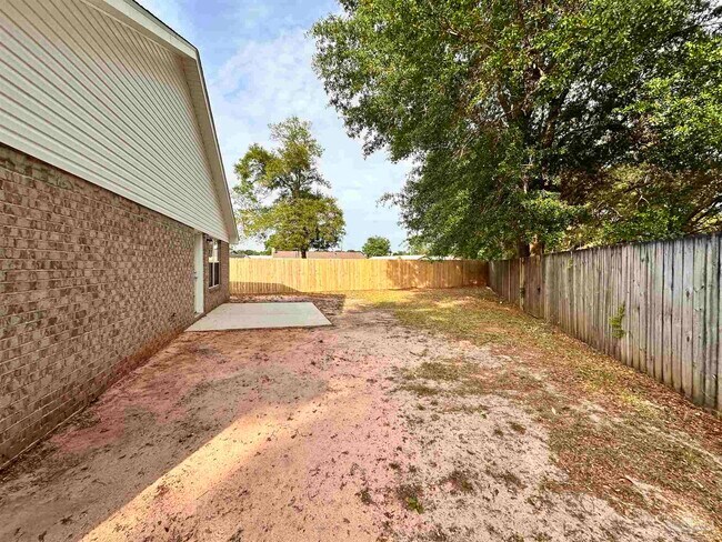 Building Photo - 4856 Genevive Ct