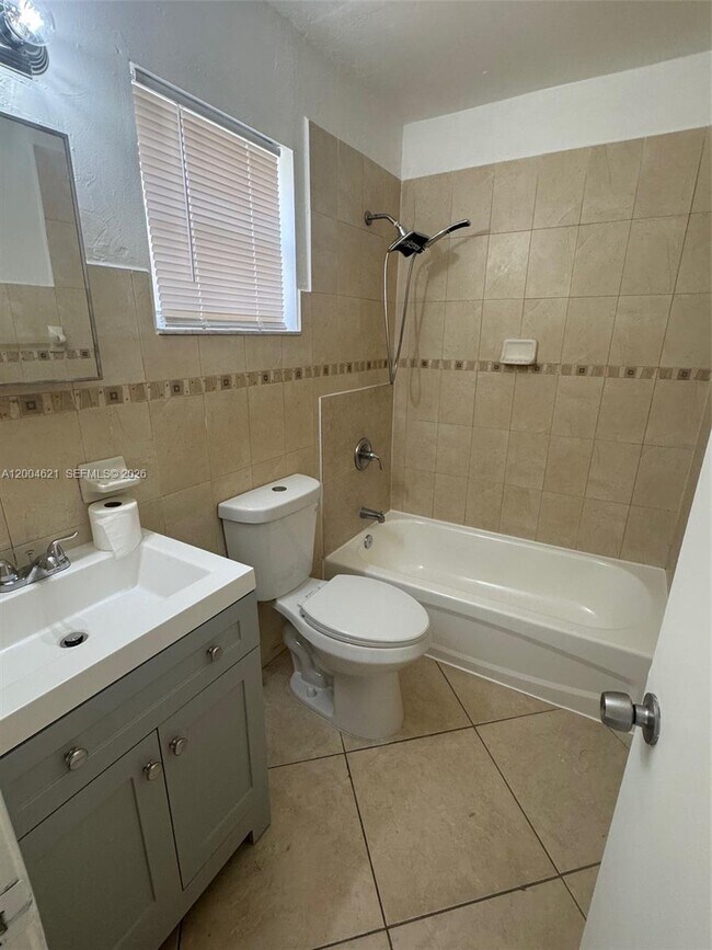 Building Photo - 1235 NW 6th St