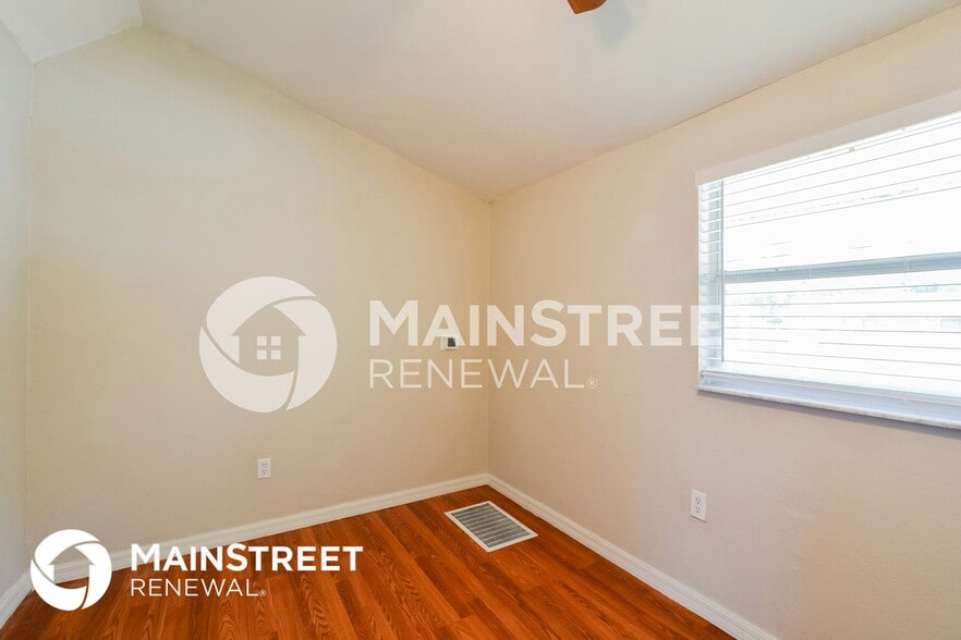 Building Photo - 703 Osceola Dr