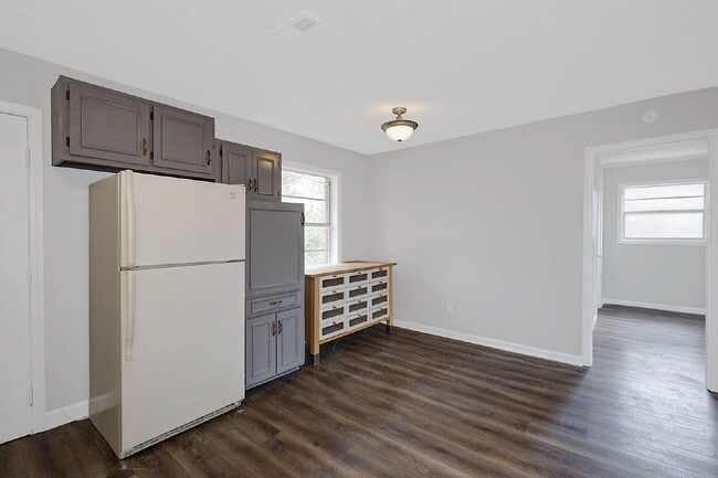 Building Photo - Newly Renovated 4BR/2BA Home with Large Yard + Storage Shed | Flexible Kitchen Island