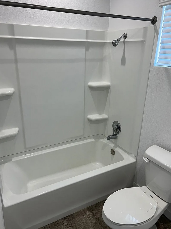 Building Photo - 4 Bedroom, 4 Bathroom Home – Ideal for Stu...