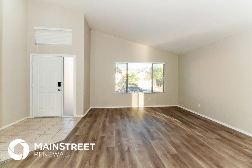 Building Photo - 11151 N Desert Flower Dr