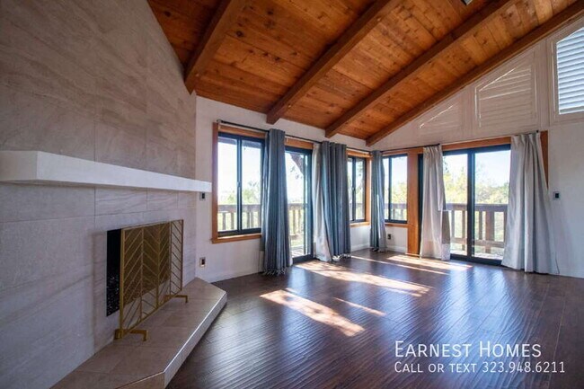 Building Photo - 11619 Lerdo Ave