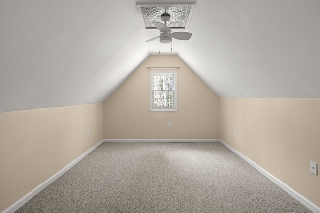 Building Photo - Spacious Home in South Asheville