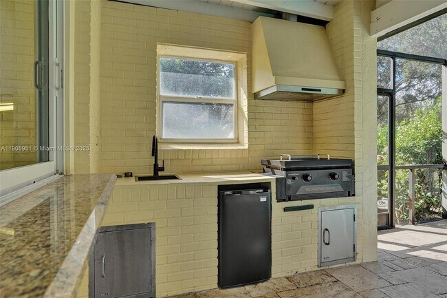 Building Photo - 3801 NW 27th Ave