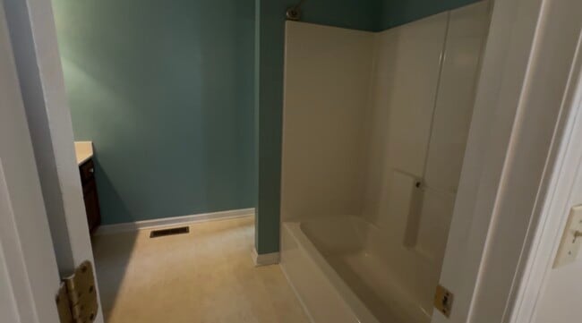 Building Photo - 1016 Champion Dr