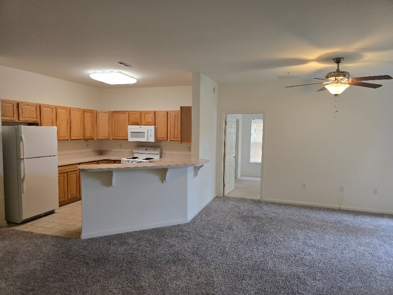 Building Photo - 1S N Sagamore Dr
