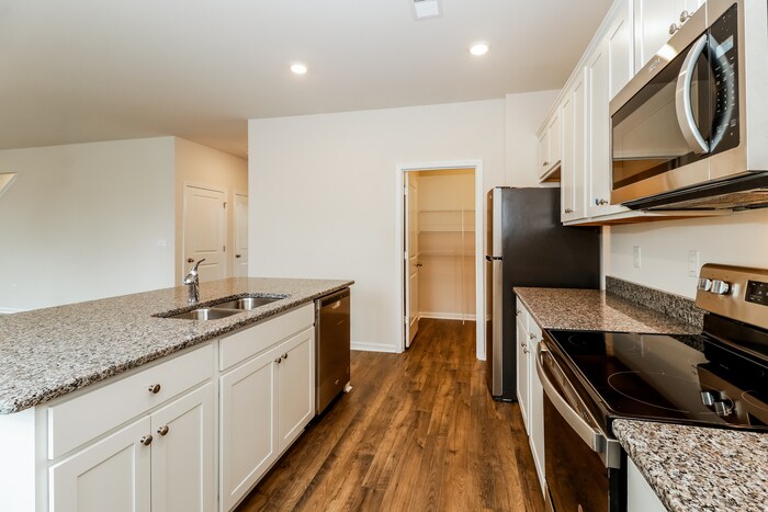 Building Photo - 125 Kelsey Ct