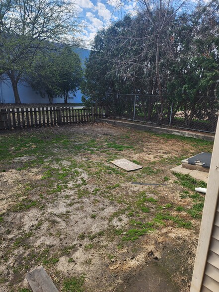 Building Photo - 2815 Pinard St