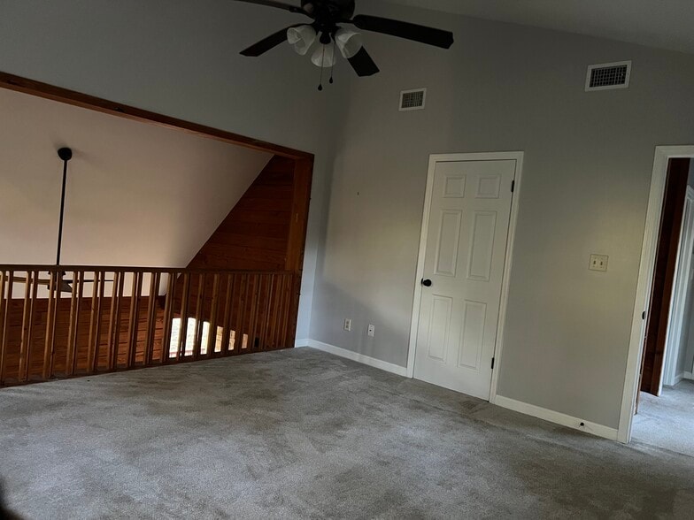 LOFT - 160 S Lake Dr