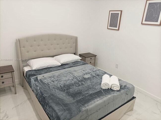 Building Photo - 1220 NW 37th Ave