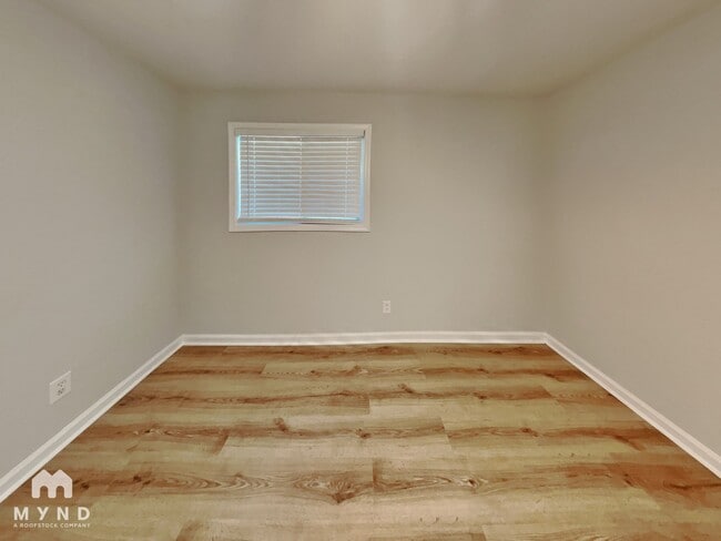 Building Photo - 1371 Stoneham Ct