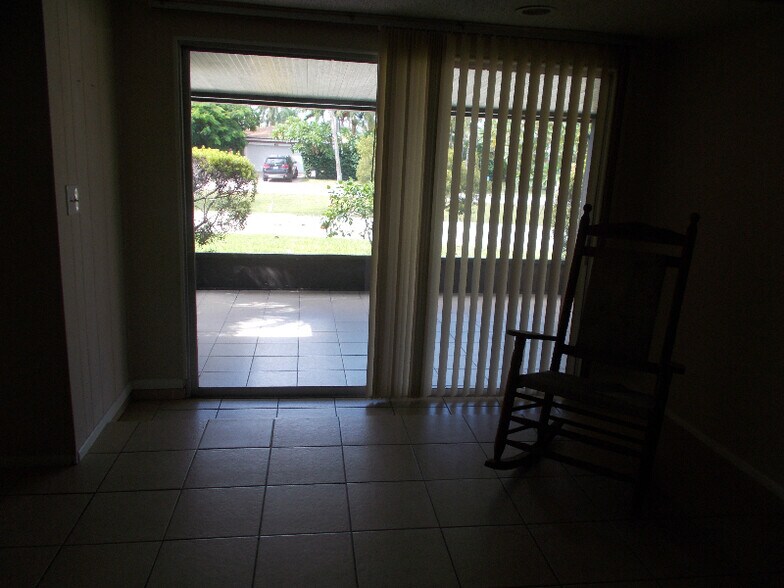 Building Photo - 4261 Island Cir