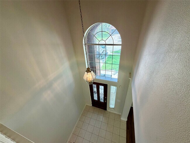 Building Photo - 7426 Maple Run Dr