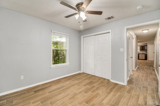 Building Photo - 411 N Coyle St