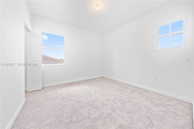 Building Photo - 2442 SE 30th Dr