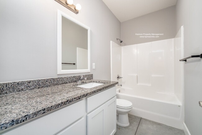 Building Photo - 2112 S Thatcher Ct