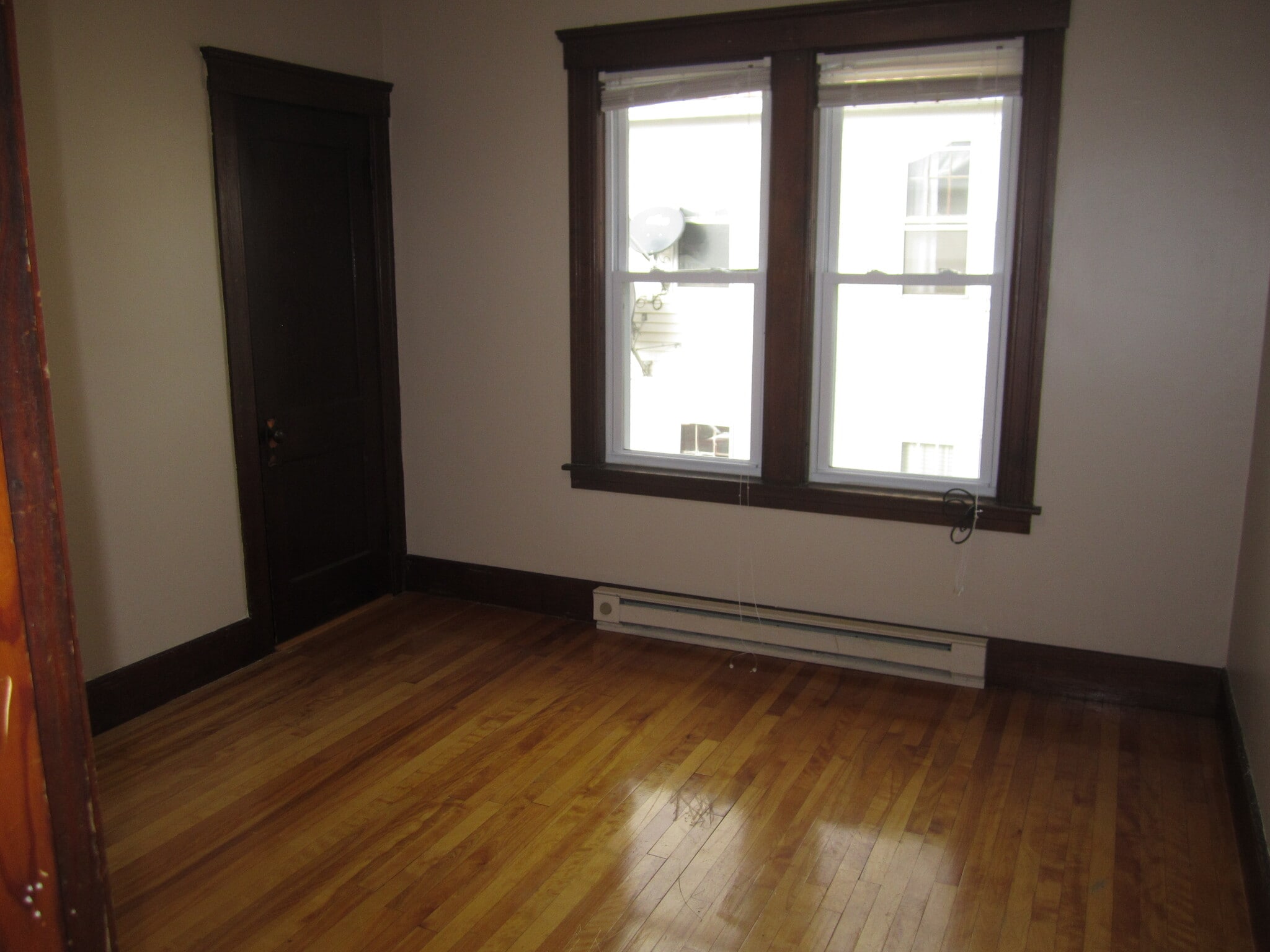 Building Photo - 216 Ingleside Ave
