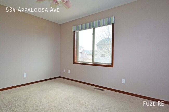 Building Photo - 534 Appaloosa Ave