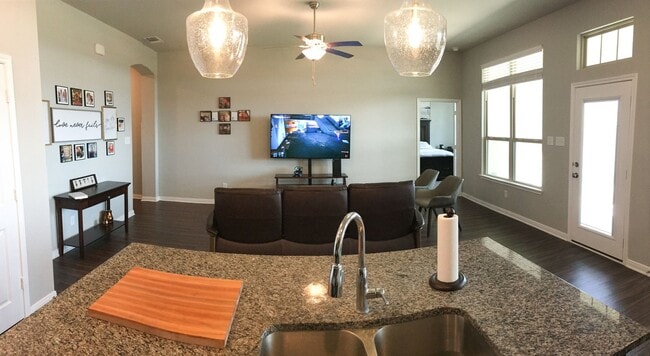 Building Photo - 3948 Aransas Dr