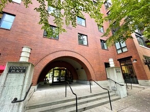 Building Photo - Gorgeous Furnished Pearl District Condo - ...