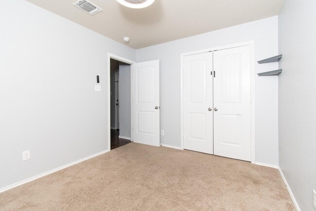 Building Photo - 4831 Rosaline Dr