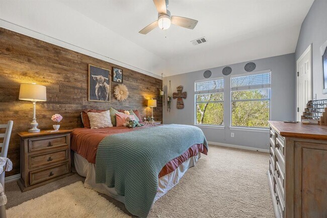 Building Photo - 128 Las Colinas Dr