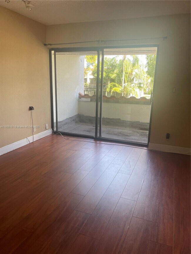 Building Photo - 6548 Racquet Club Dr