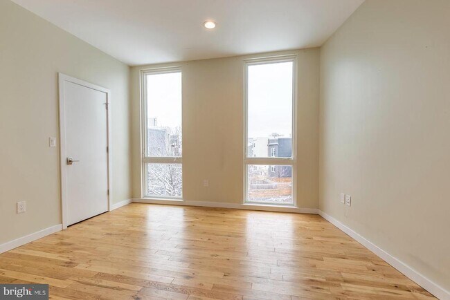 Building Photo - 1317 Frankford Ave