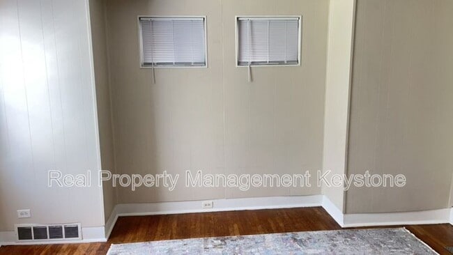 Building Photo - 33 Merritt Ave