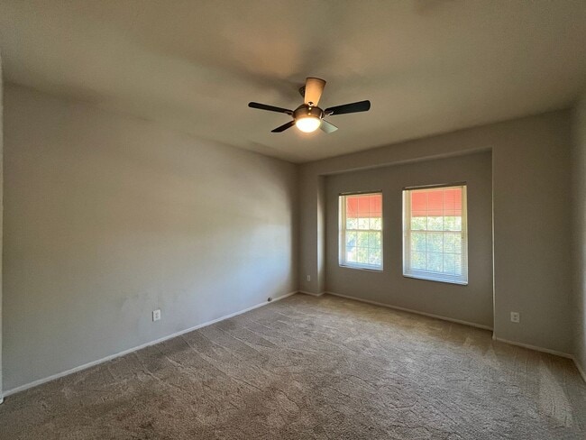 Building Photo - 2 Bedroom Townhome in the Stone Gate Commu...