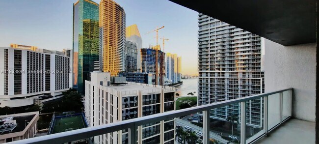 Building Photo - 500 Brickell Ave