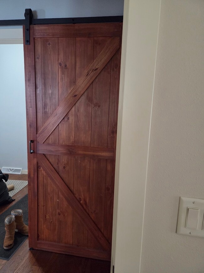 Building Photo - 6803 Von Kanel St