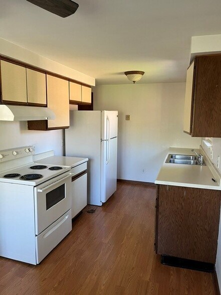 Building Photo - 103 Community Dr
