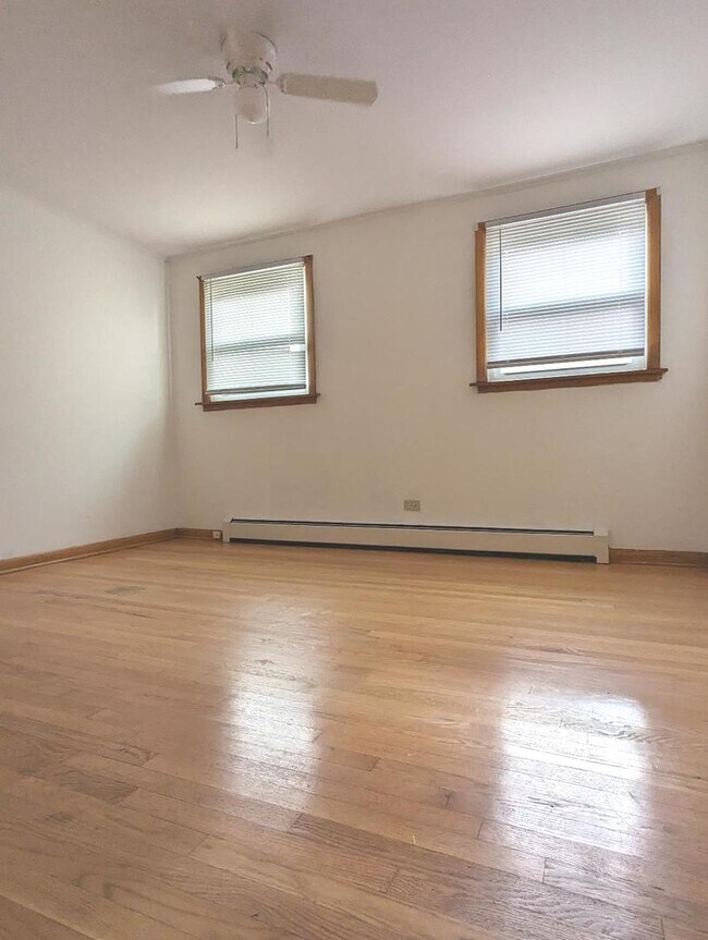 Building Photo - 6134 W 79th St