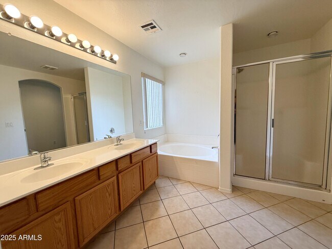 Building Photo - 2538 W Maldonado Rd