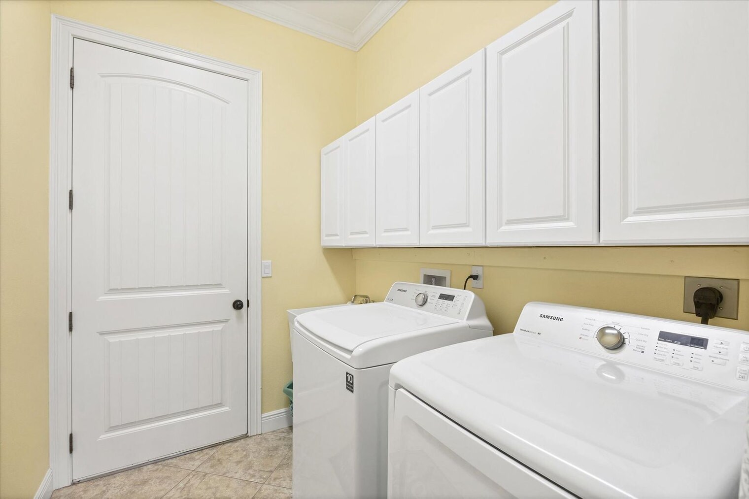 Building Photo - 8138 Arlewood Cir