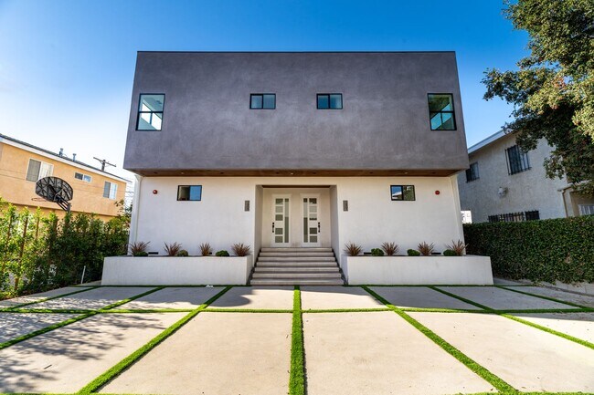 Building Photo - Longwood