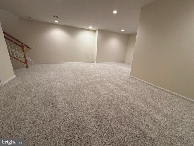 Building Photo - 8730 Phipps Farm Way