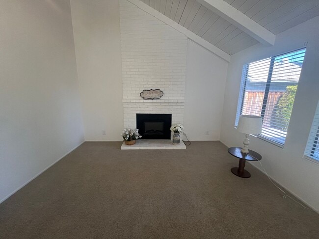 Building Photo - Charming 3/2 Home in Woodland-$500.00 OFF ...