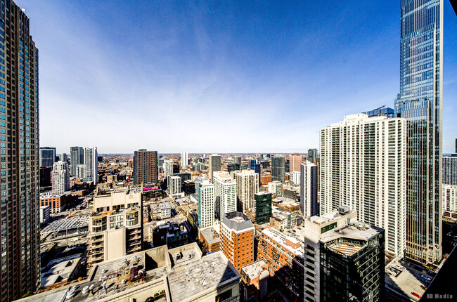 Building Photo - 10 E Ontario St