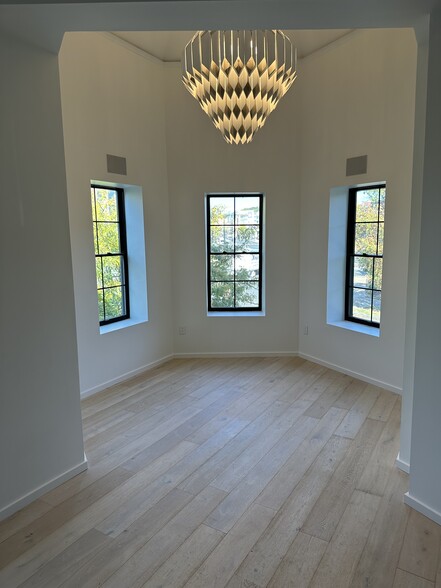 Building Photo - 1451 Maryland Ave NE