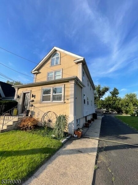 Building Photo - 623 Galloping Hill Rd