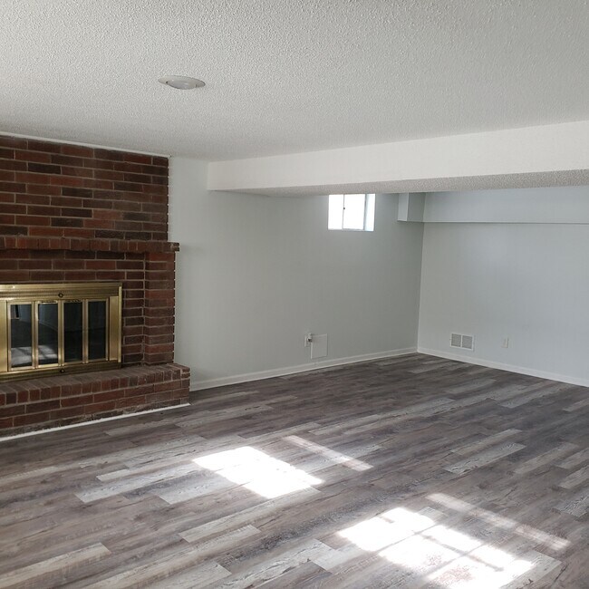 Building Photo - 7808 E 128th St