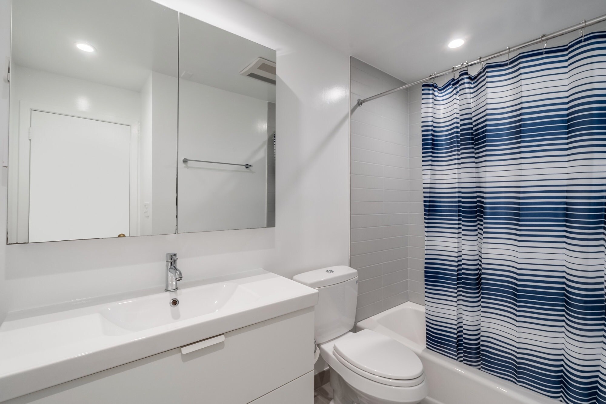 Building Photo - 22 Montezuma St