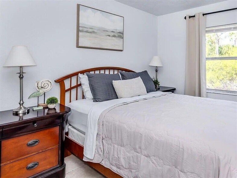 Building Photo - 25050 Sandhill Blvd