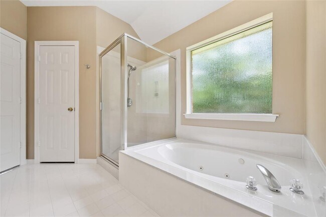 Building Photo - 20802 Sweet Violet Ct